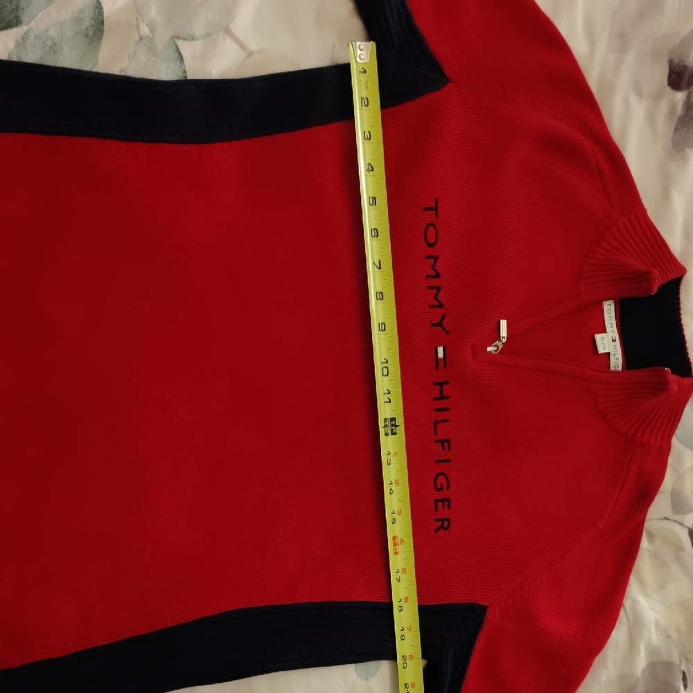 Tommy Hilfiger Women's Vibrant Red and Black Sweater